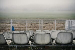 Tak Terlihat di Lapangan Sendiri